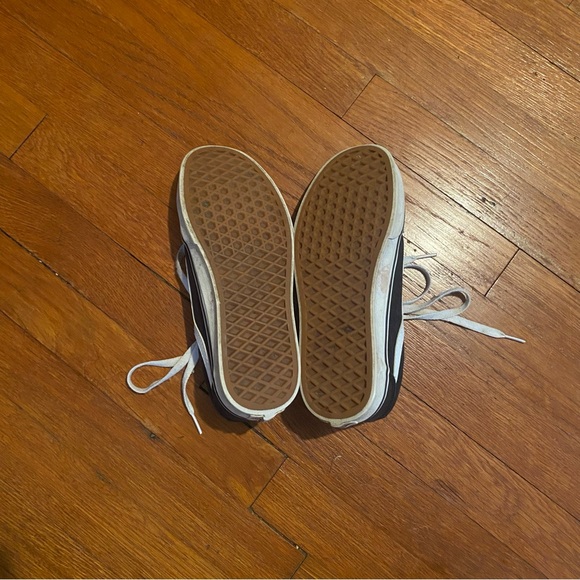 Vans Old Skool Black and White Women’s Shoes - Picture 4 of 8